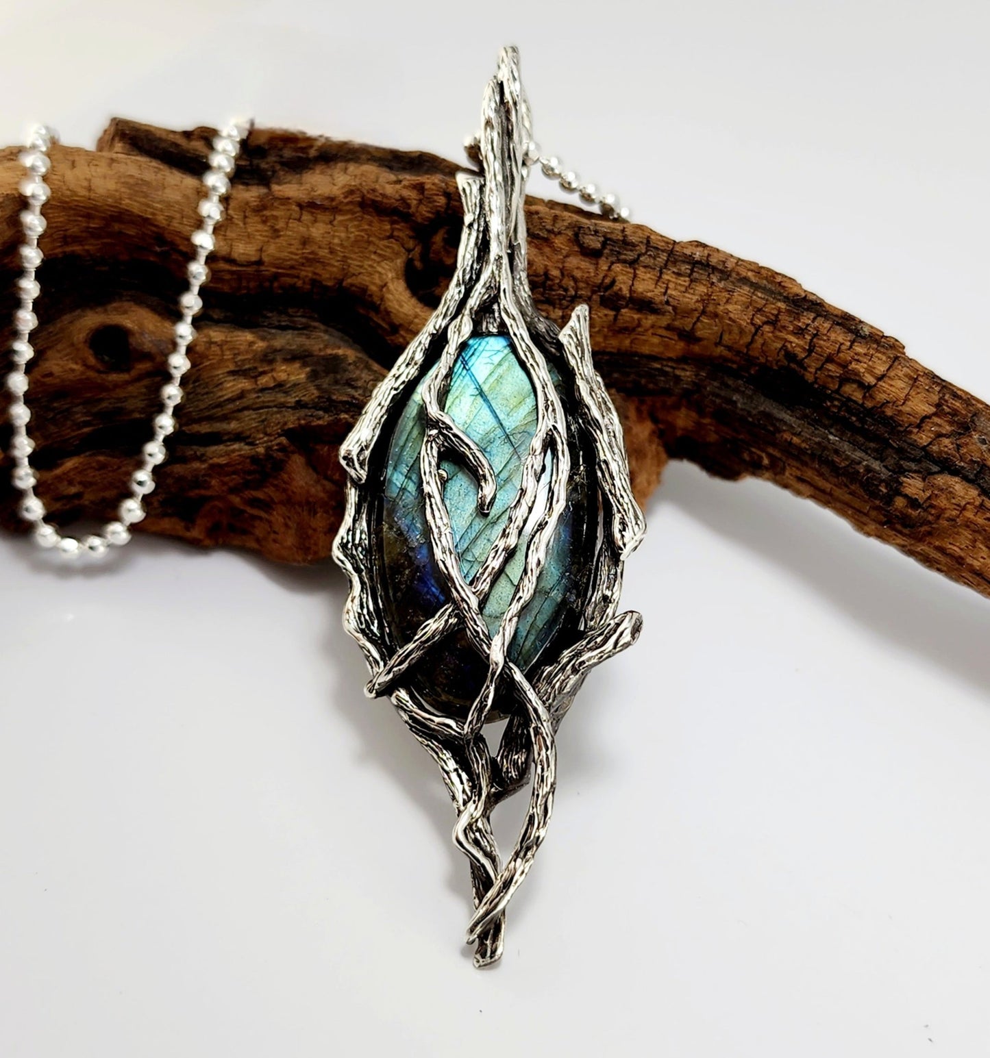 Labradorite Silver Pendant - DV Jewelry Designs