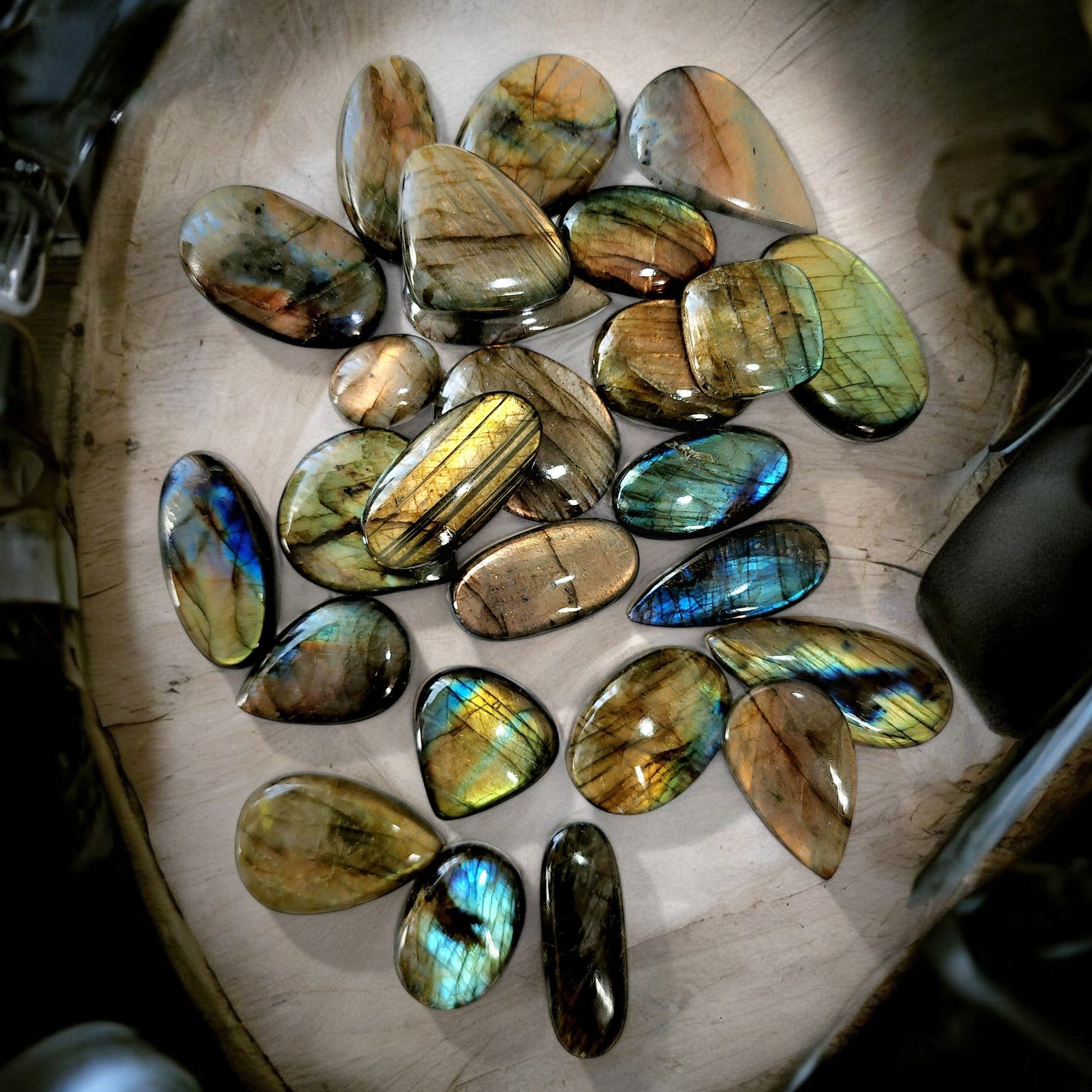 Labradorite Silver Pendant - DV Jewelry Designs