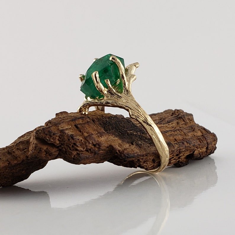 Raw Emerald Gold Ring - DV Jewelry Designs