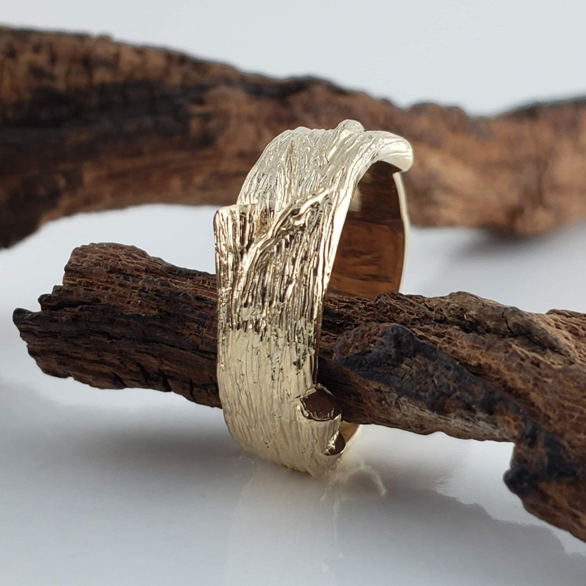Wood Texture Branch Wedding Band in Solid Gold - DV Jewelry Designs